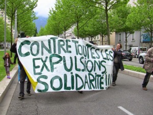 Banderole contre les expulsions solidarité Jean Pain